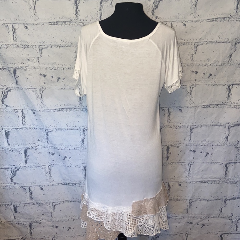 Astor by Firmiana White Dress - Picture 3 of 8